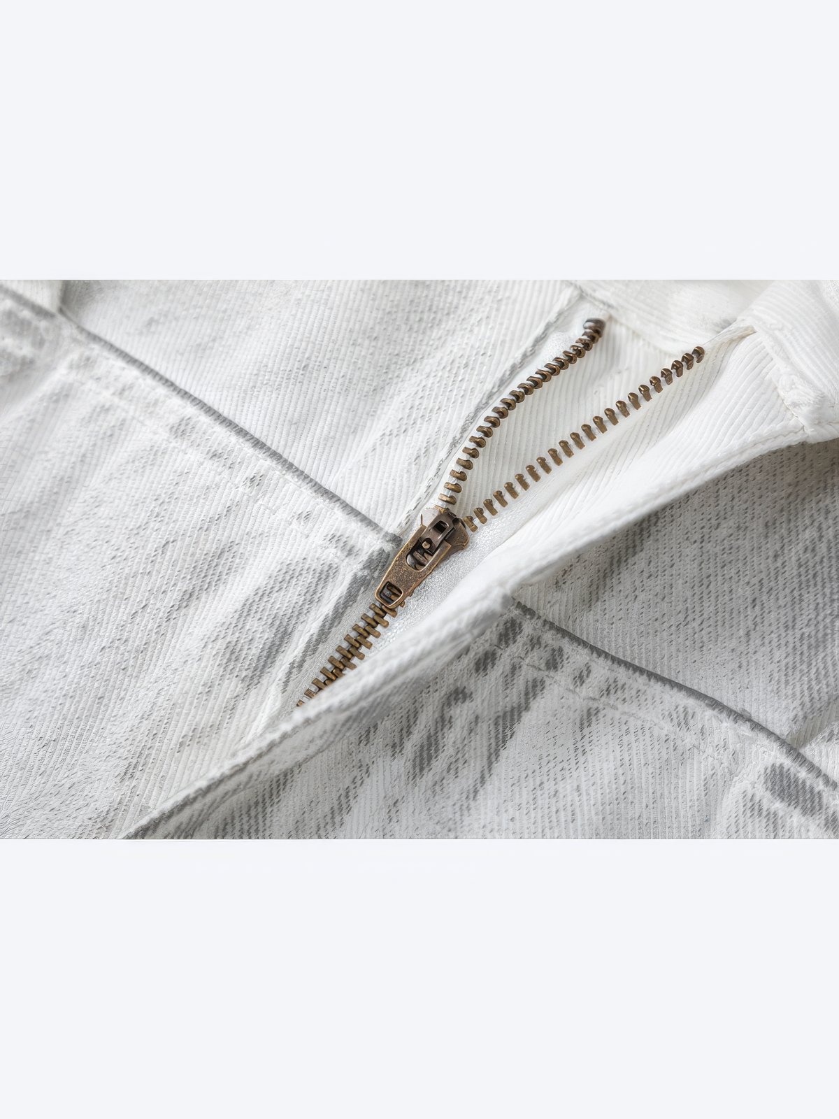 VINTAGE WHITE SIDE POCKETS DENIM - Designer Streetwear Brand | SPRAYNPRAY®